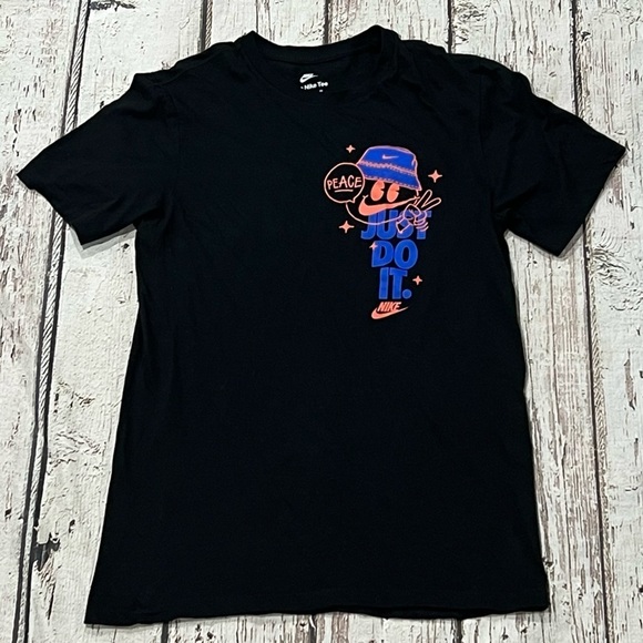 Nike Just Do It. Peace Sports The Nike Tee Footwear Sneaker Crewneck Tee Tshirt - Picture 1 of 4